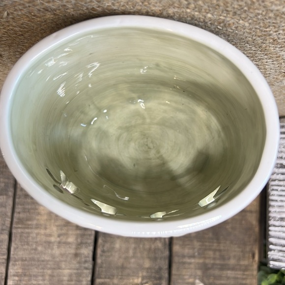 Tea light candleholder that says family with four figure cut outs! - Picture 3 of 7